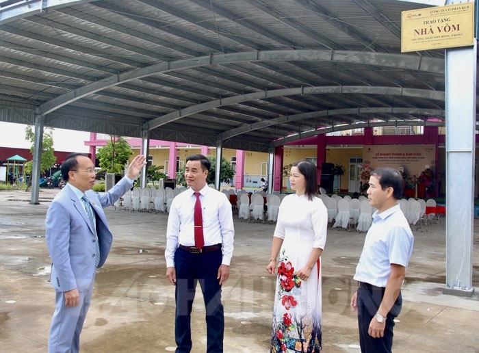 [BÁO HẢI DƯƠNG] Ông Tấn nặng lòng với quê hương