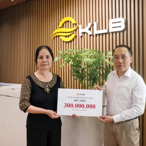 Tập đoàn KLB trao tặng món quà nghĩa tình đến gia đình cựu nhân viên – Tri ân những cống hiến vẹn tròn